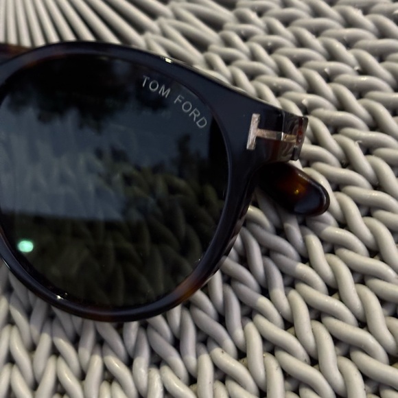 Tom Ford Eyewear Ian Round Frame Sunglasses 🕶 TF0591 Havana includes case - Picture 5 of 15